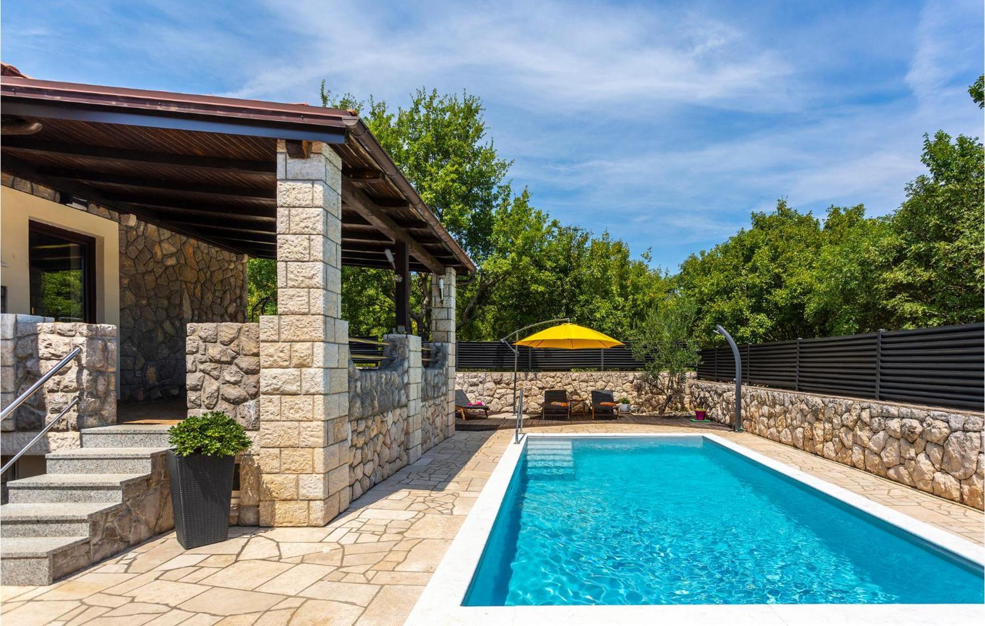 Nice Home In Lakmartin With Outdoor Swimming Pool Exterior foto