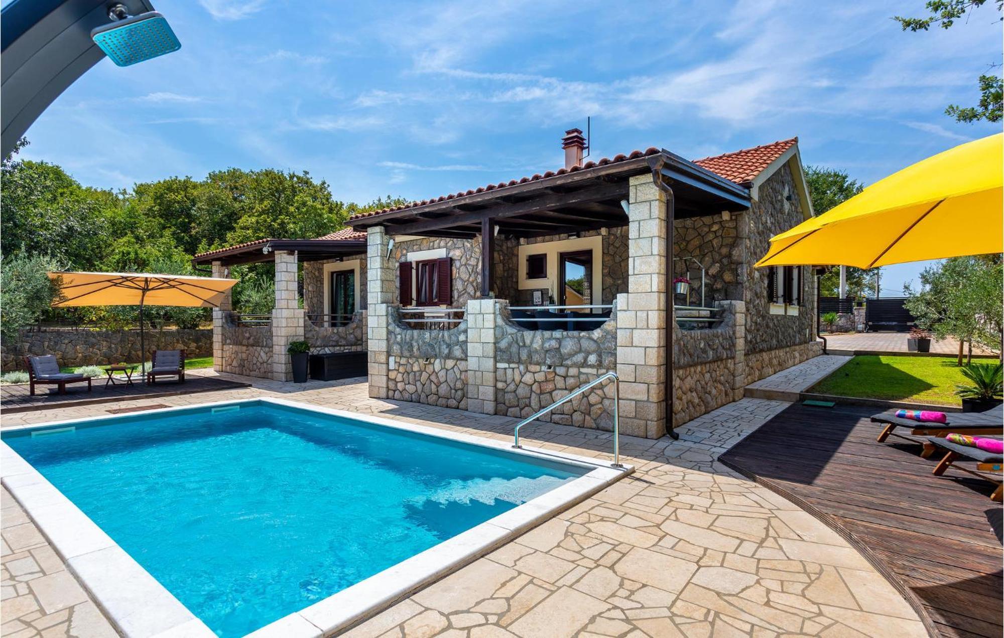 Nice Home In Lakmartin With Outdoor Swimming Pool Exterior foto